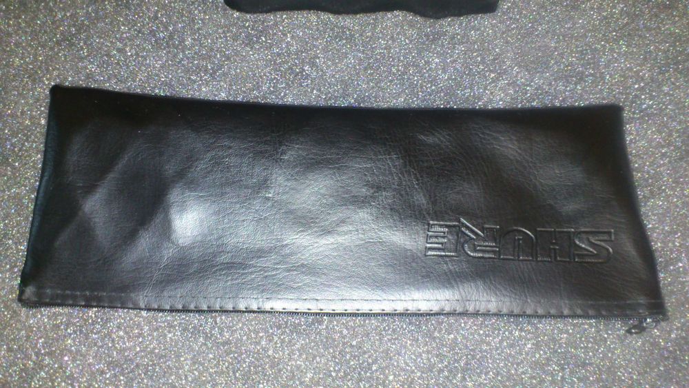 Продаю держатели  SHURE  для радиомикрофона . Переходники . Чехол Р/М