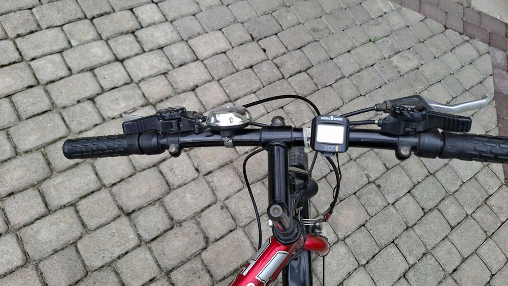 Rower miejski z całym wyposażeniem