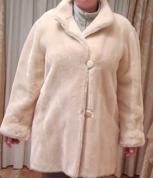 Casaco em pêlo sintético