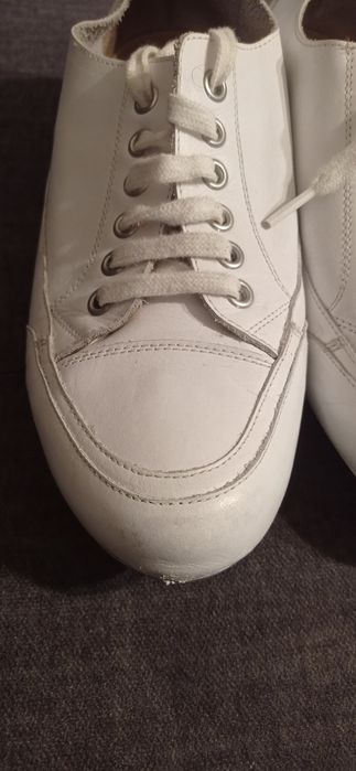 KMB-skorzane hiszpańskie sneakersy 39