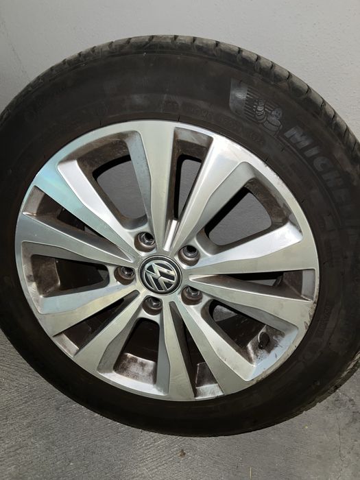 Jantes 16 originais Volkswagen com pneus michelin