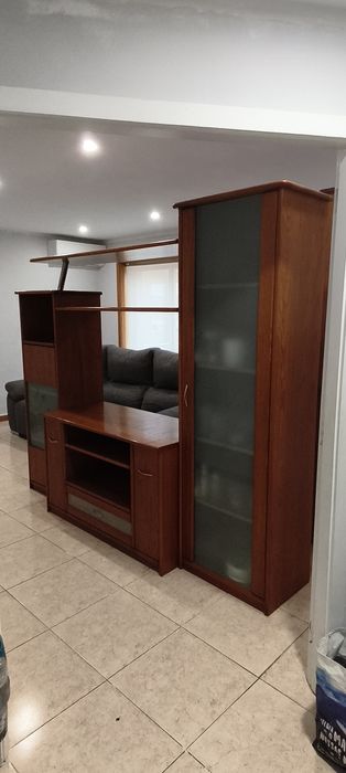 Móvel de TV com colunas