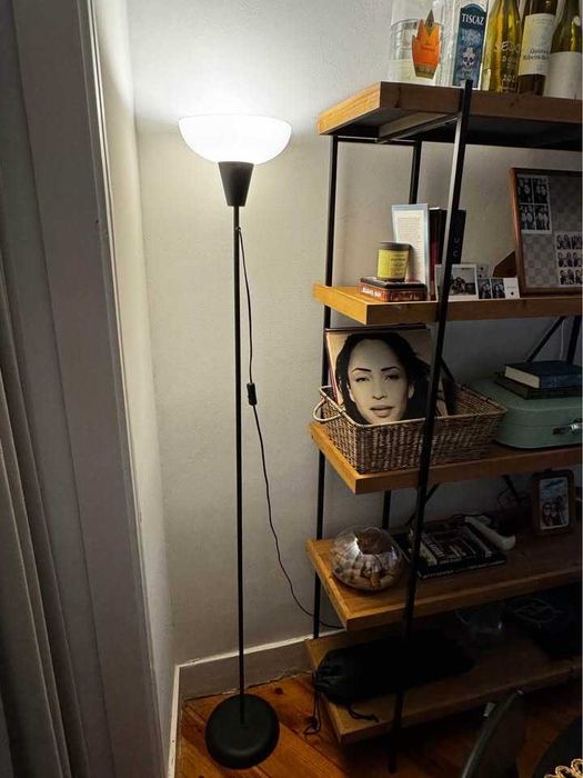 Luminária de Chão IKEA (com lâmpada LED incluída)