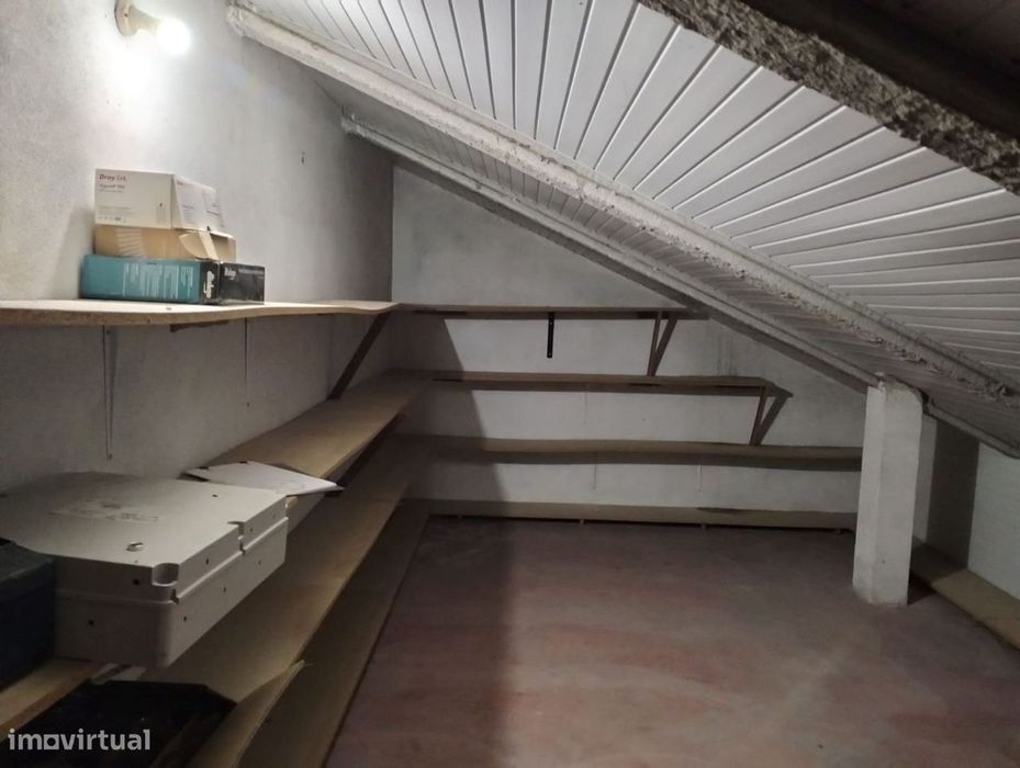 Arrecadação para arrendamento no Porto Alto/ Samora Correia