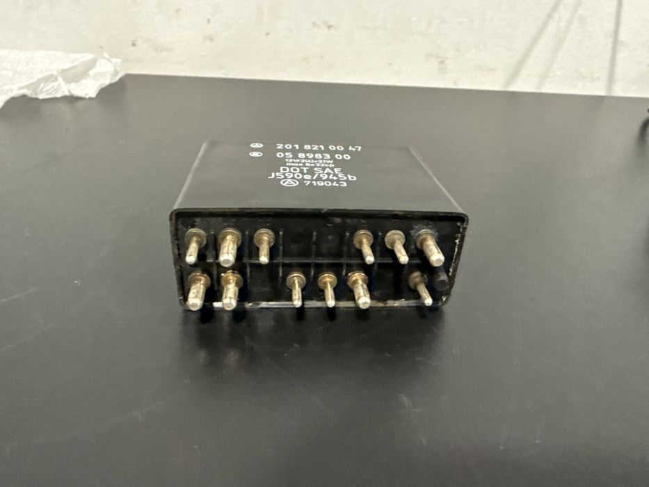 RELE DE PISCAS E LIMPA VIDROS  MERCEDES W124 C200