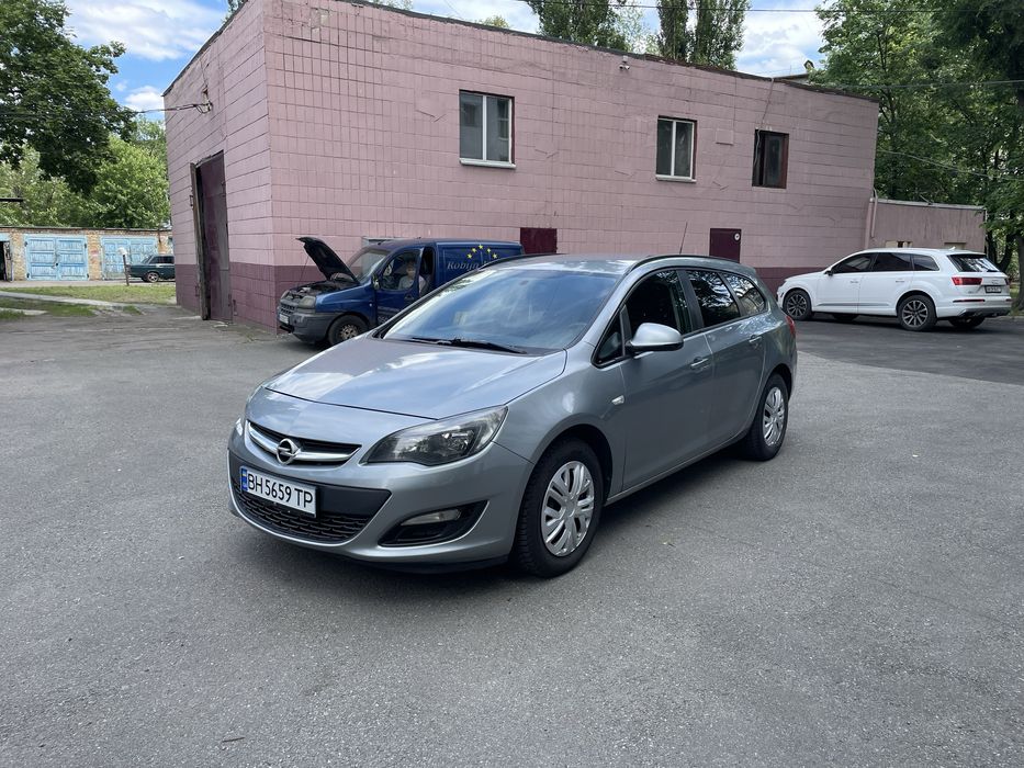 Продам Opel Astra J