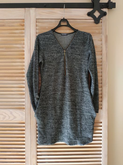 Sukienka z kieszeniami