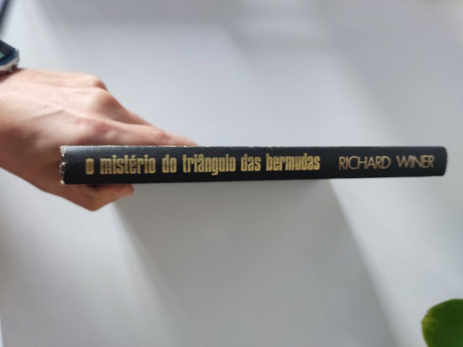 Livro O mistério do triângulo das bermudas de Richard Winer