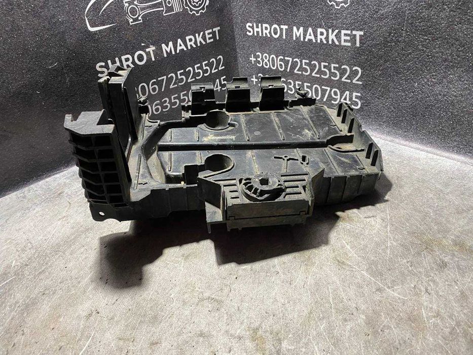 Кронштейн піддон підставка тримач АКБ Peugeot 407  9645693080