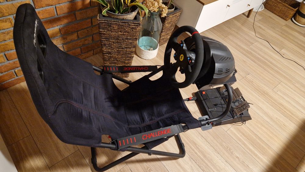 Thrustmaster t300 Alcantara Ferrari edition + T3PA z TGT + fotel Playseat challenge