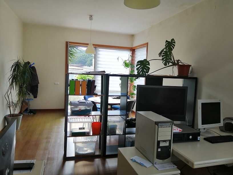 Vende-se Moradia - Casa