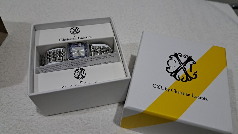 Relógio CXL by Christian Lacroix.