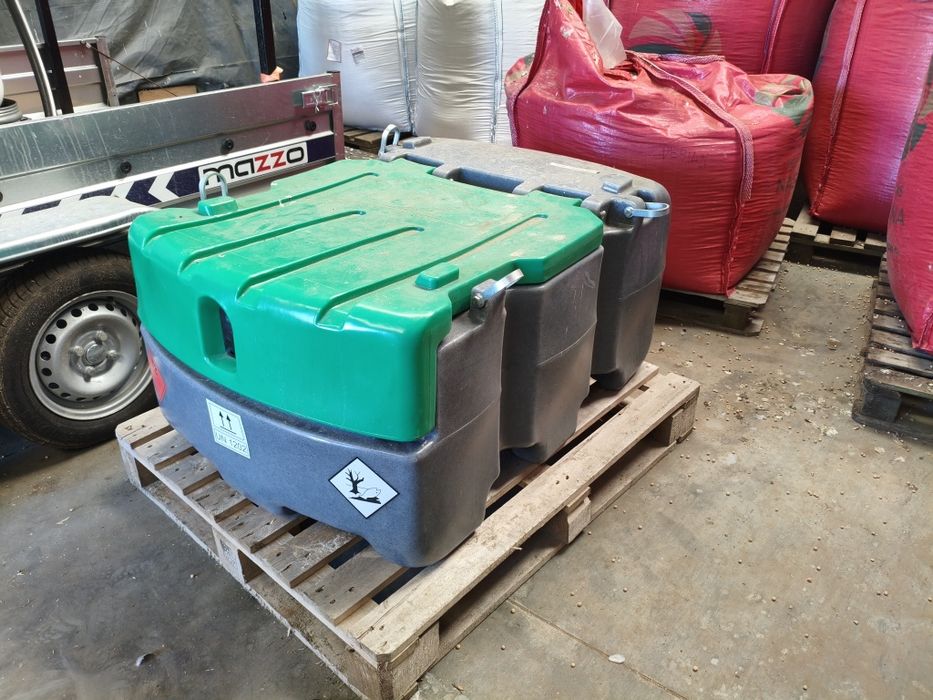 Zbiornik mobilny na benzynę 250l