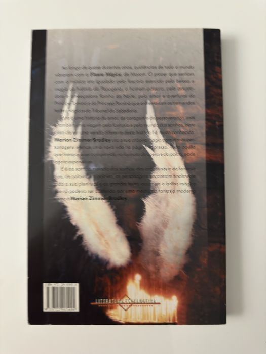 Livro “ Filha da noite” Marion Zimmer Bradley