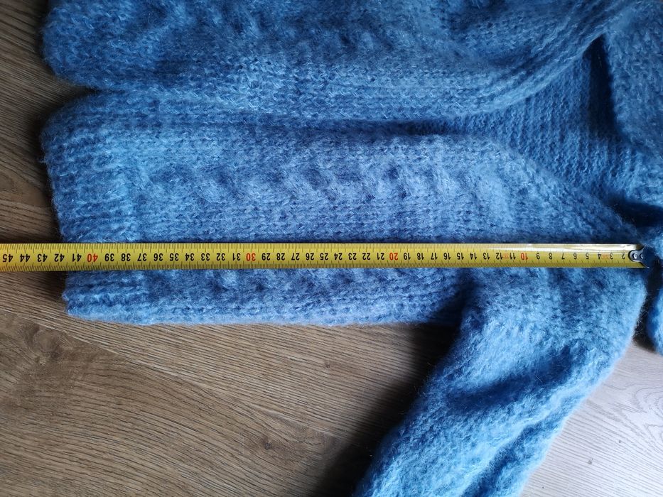 Sweterek wełniany 134-140