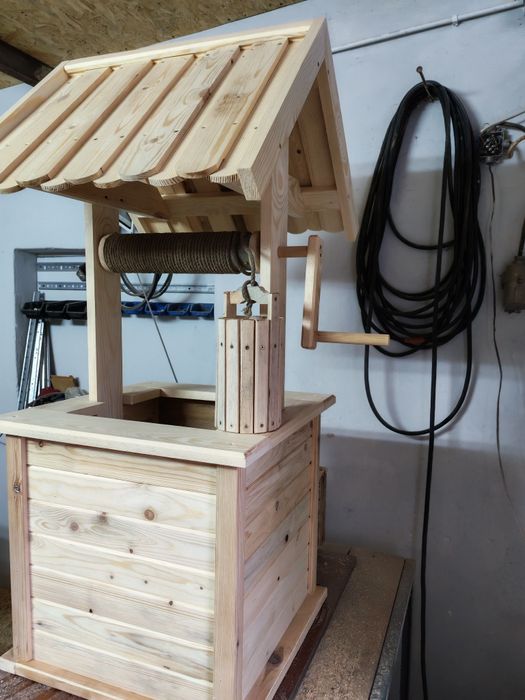 Studnia ogrodowa z drewna