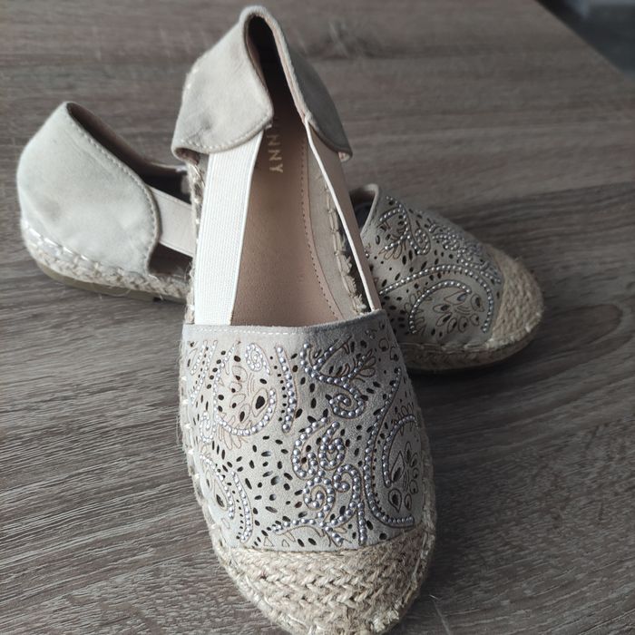 Buty damskie balerinki.