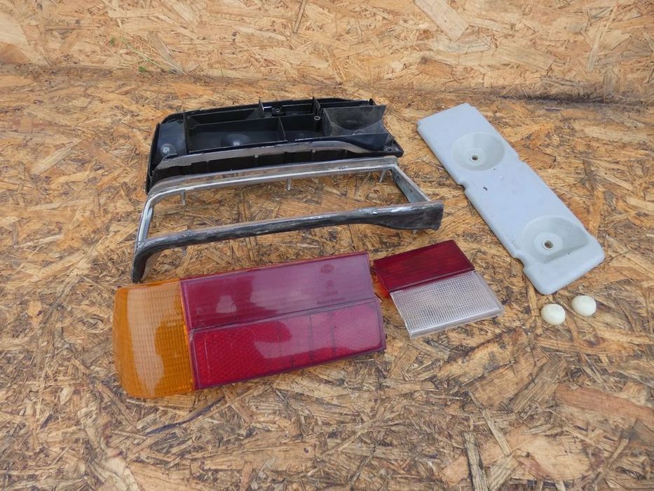BMW E24 635CSI ORYGINALNA KOMPLETNA Lewa tylna lampa  Europa OEM