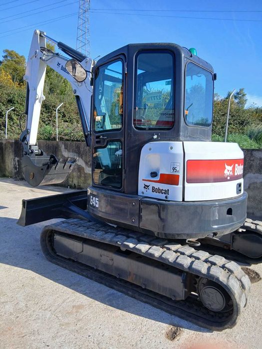 MINI ESCAVADORA BOBCAT 4.5 T