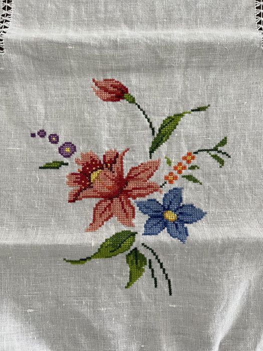 Centro mesa bordados - vários