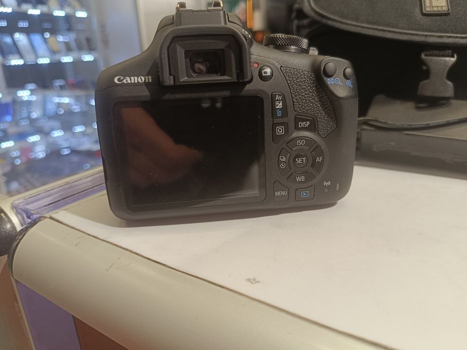Aparat Canon d2000 zadbany