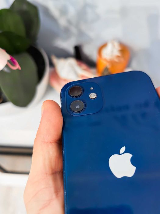 Iphone 12 stan bardzo dobry bateria 84%