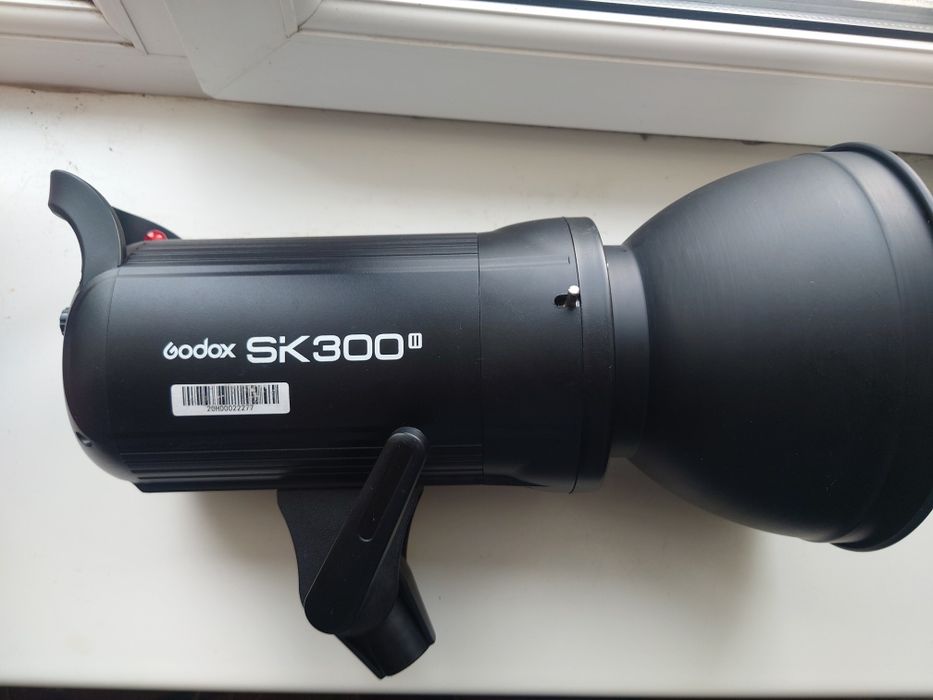 Godox SK300 II студійне світло