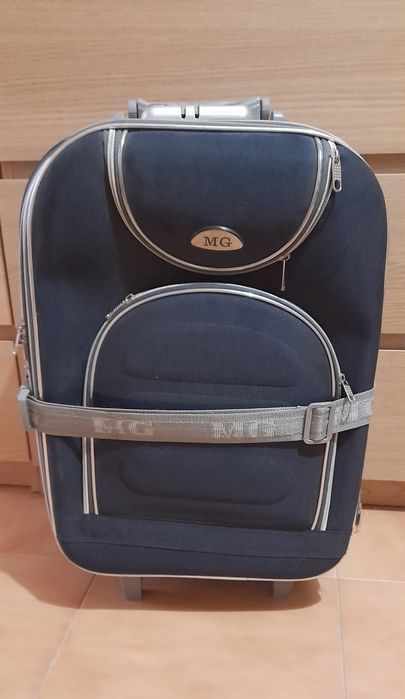 Troley pequeno em bom estado