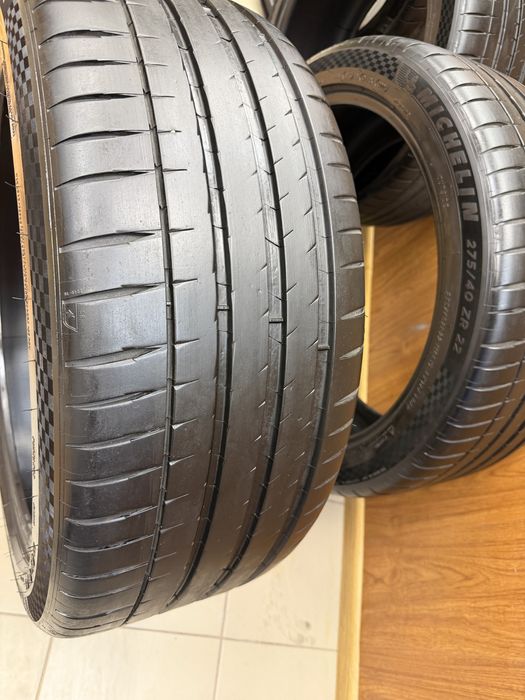 275/40/22 Michelin Pilot Sport 4