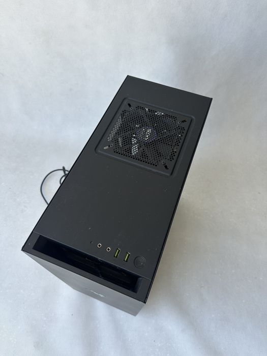Komputer PC / NZXT RAZER
