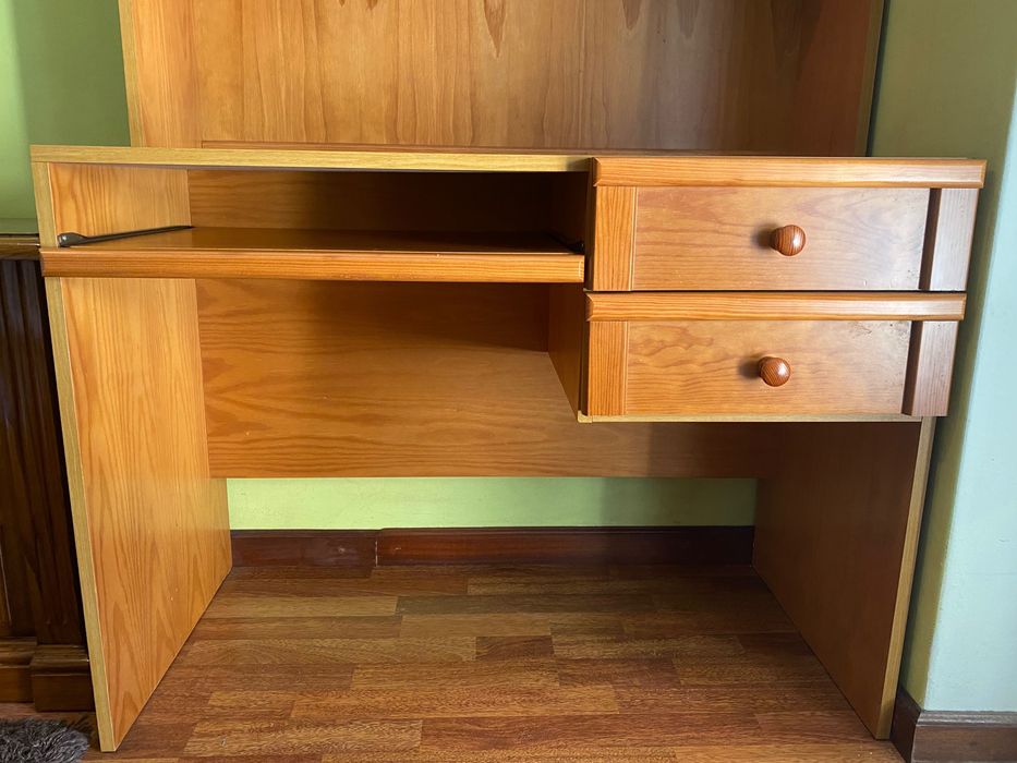 Armário com secretária