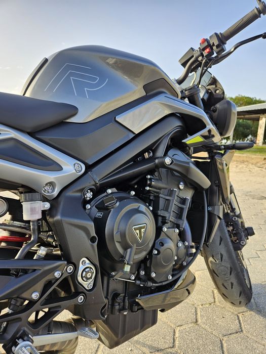 Triumph Street Triple 765 R (2023)