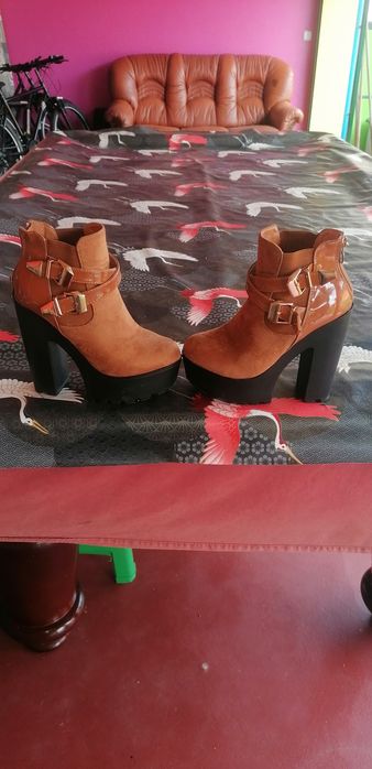 Botas de senhora camel