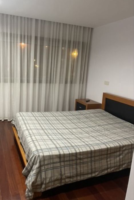 Cama Casal Cerejeira + Mesinha Cabeceira