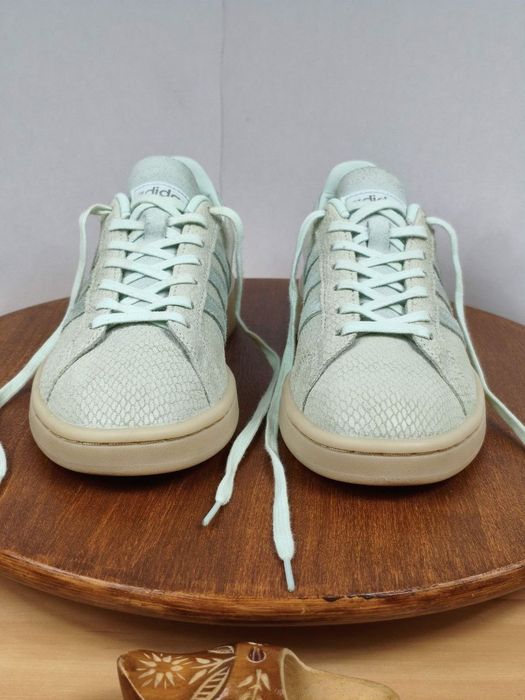 Buty r. 38 Adidas Grand Court EG3977 damskie zamszowe