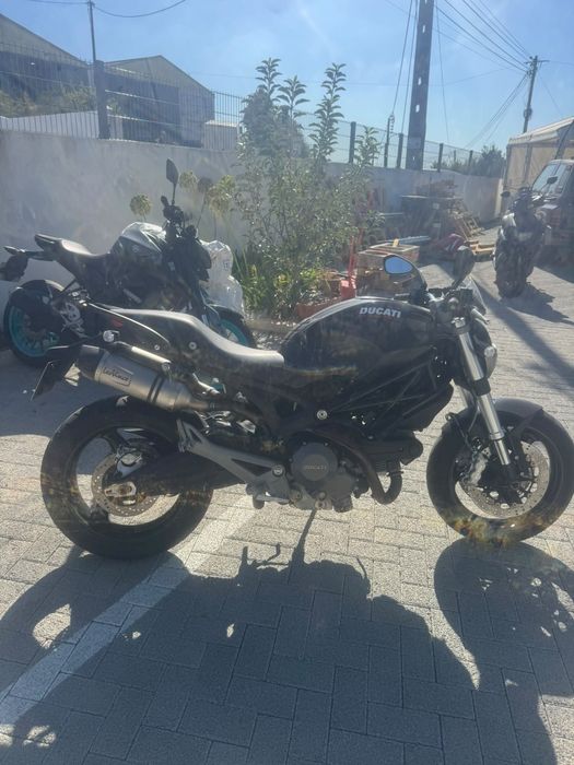 Ducati monster 696