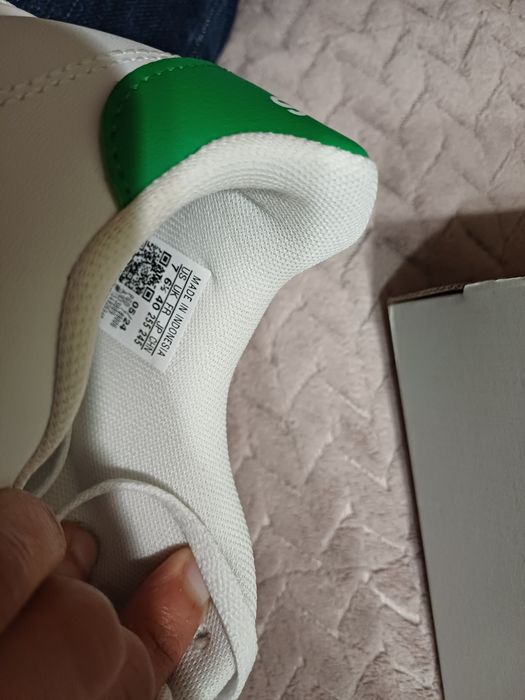 Sapatilhas Adidas brancas