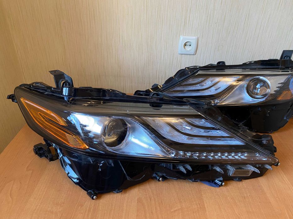 ОРИГІНАЛ Фари Toyota Camry 70 (2018–2024) FULL LED XLE/XSE ліва права