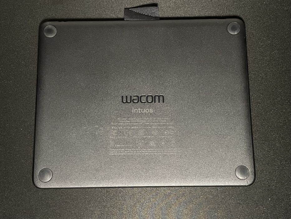 Графічний планшет Wacom Intuos S (CTL-4100) — перо в комплекті