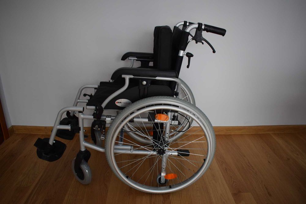 Wózek inwalidzki Nowy aluminiowy składany