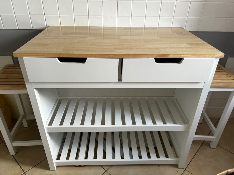 Wyspa na kółkach SoBuy plus 2 krzesła