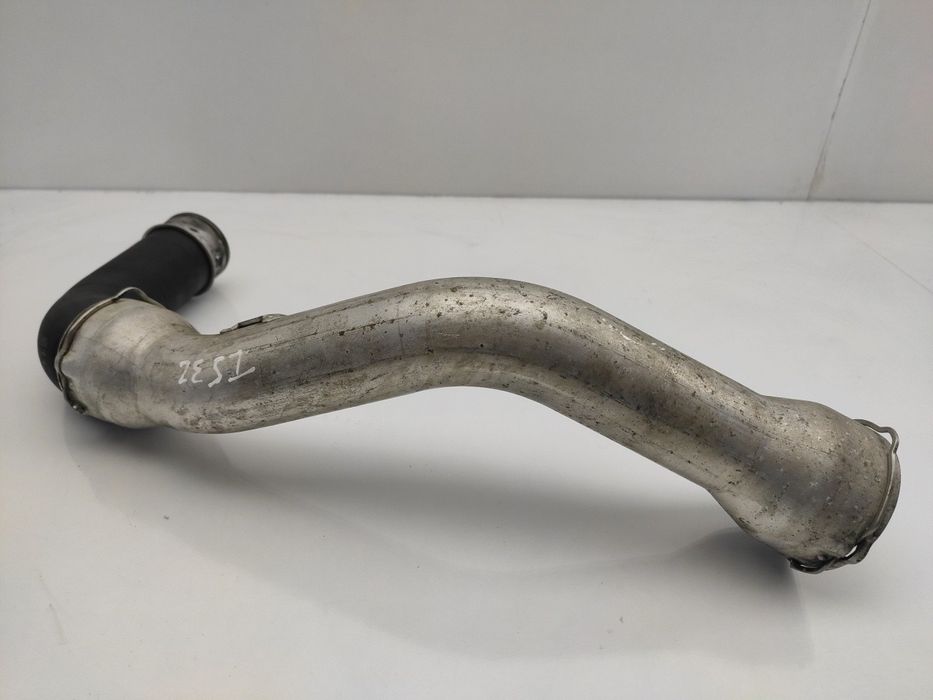 Tubo do intercooler VOLKSWAGEN Transporter V (7HA, 7HH, 7EA, 7EH)