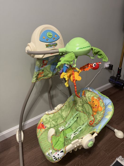 Заколисуючий центр, качеля, гойдалка Fisher price