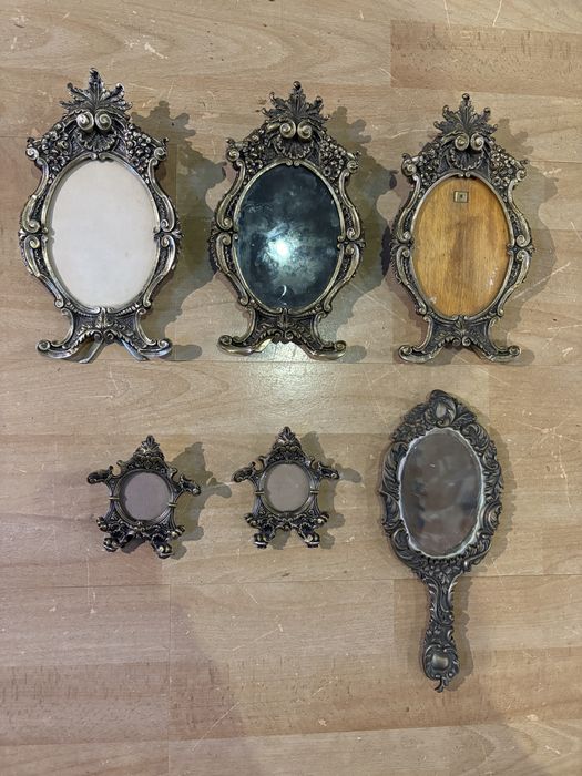 Conjunto antigo em metal/estanho? De molduras