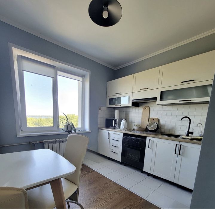 Сдам 1 квартиру на Победе!