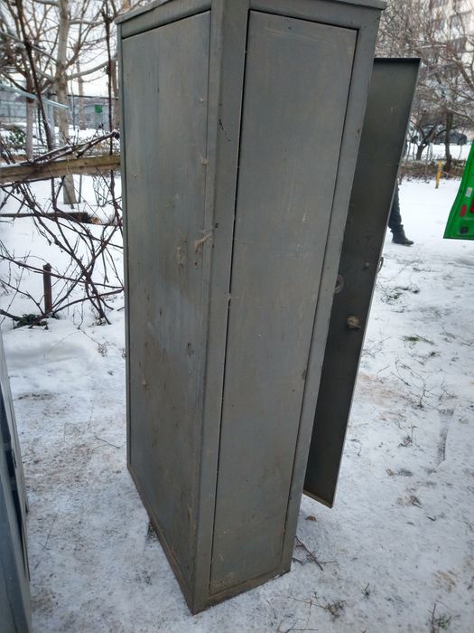 Продам Шкаф металлический