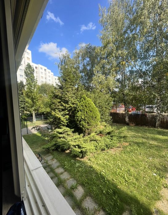 3 pokoje, wysoki standard, parter, balkon 12 m² – Kuflewska