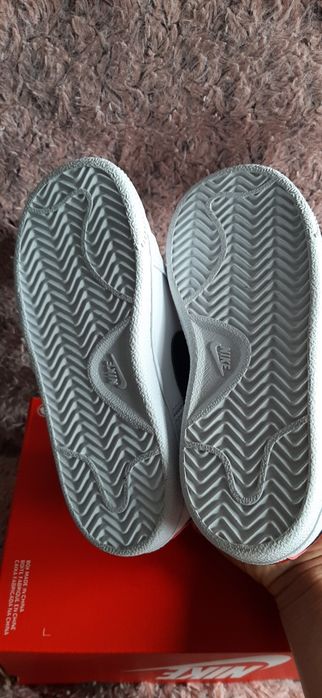 Buty sportowe NIKE r. 27
