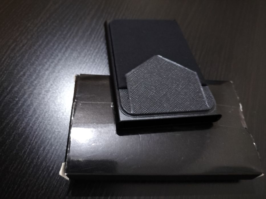 Porta cartões com um design elegante material  premium e compacta