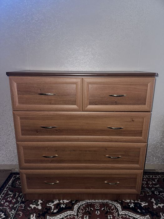 Комод в кімнату з дуба, є торг